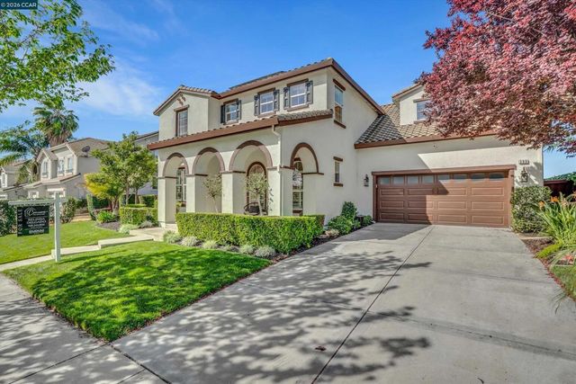 389 Roundhill Dr, Brentwood, CA 94513