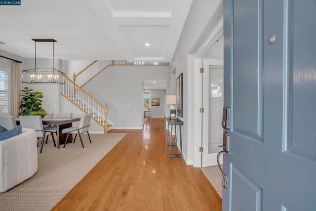 389 Roundhill Dr, Brentwood, CA 94513