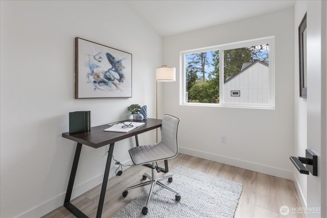 10326 B Ashworth Avenue N, Seattle, WA 98133