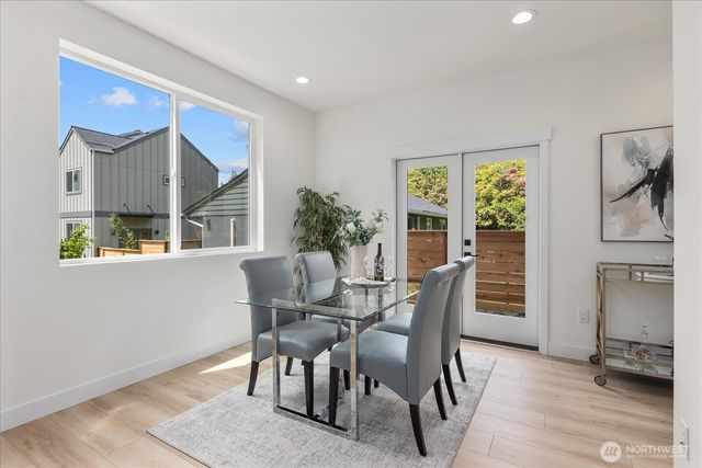 10326 B Ashworth Avenue N, Seattle, WA 98133