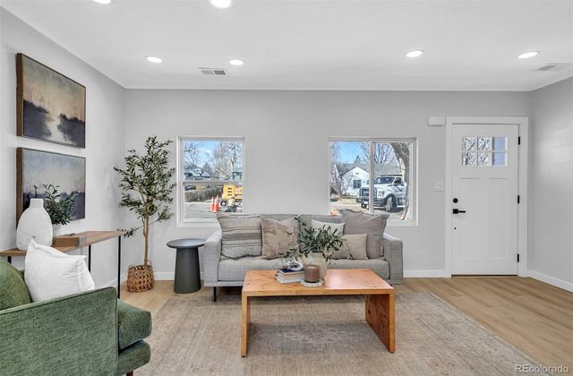 4180 S Pearl Street, Englewood, CO 80113