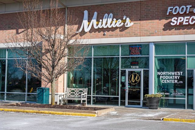 9987 Edgebrook Lane, Huntley, IL 60142