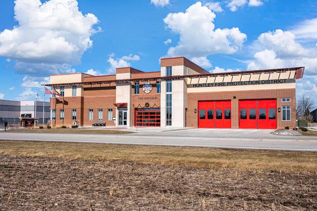 9987 Edgebrook Lane, Huntley, IL 60142