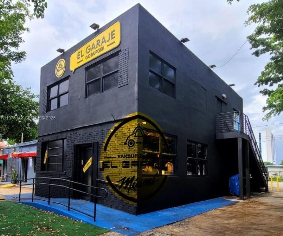 529 SW 109 Ave, Sweetwater, FL 33174