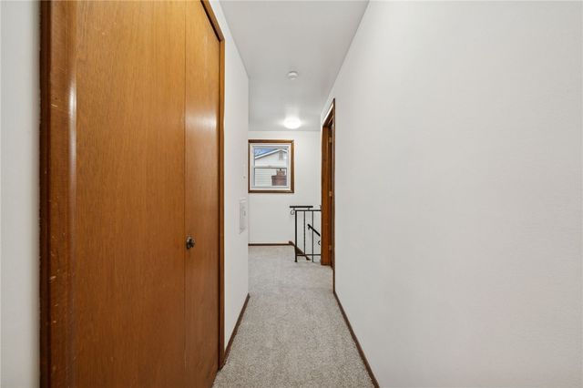 690 Pine Valley Dr, Plum Boro, PA 15239