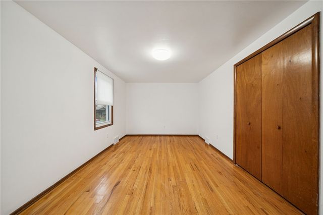 690 Pine Valley Dr, Plum Boro, PA 15239