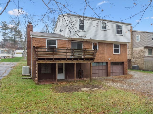690 Pine Valley Dr, Plum Boro, PA 15239