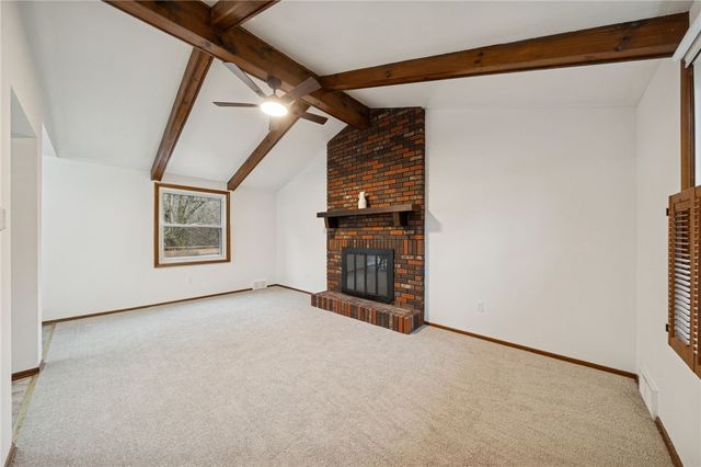 690 Pine Valley Dr, Plum Boro, PA 15239