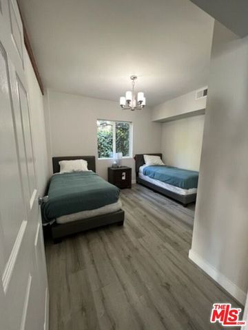 17400 Parthenia Street, Northridge, CA 91325