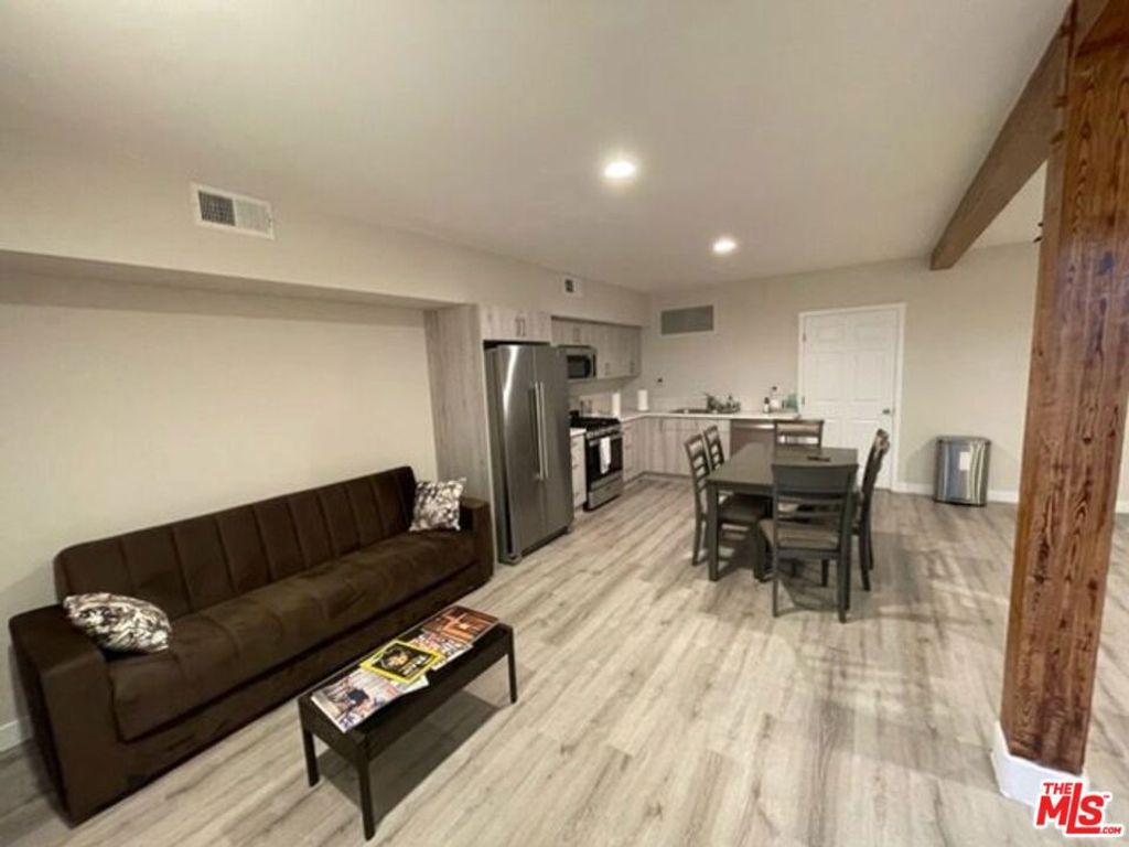 17400 Parthenia Street, Northridge, CA 91325
