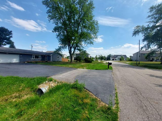 4806 Lynn Lane, Valparaiso, IN 46383