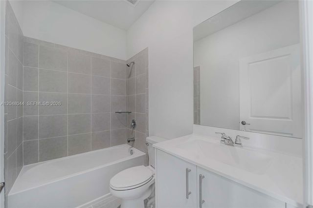 701 SE 13th St Cir, Homestead, FL 33034