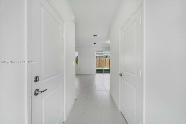 701 SE 13th St Cir, Homestead, FL 33034
