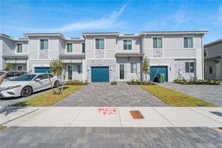 701 SE 13th St Cir, Homestead, FL 33034