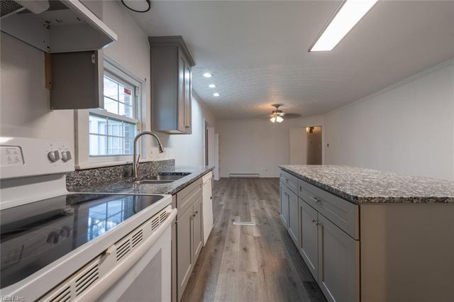 4132 Dock Landing RD, Chesapeake, VA 23321