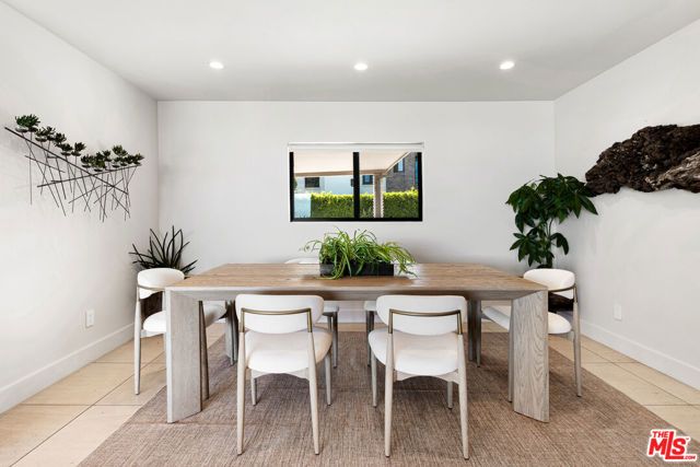 2052 Stradella Road, Los Angeles, CA 90077