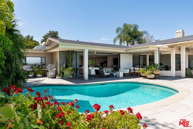 2052 Stradella Road, Los Angeles, CA 90077