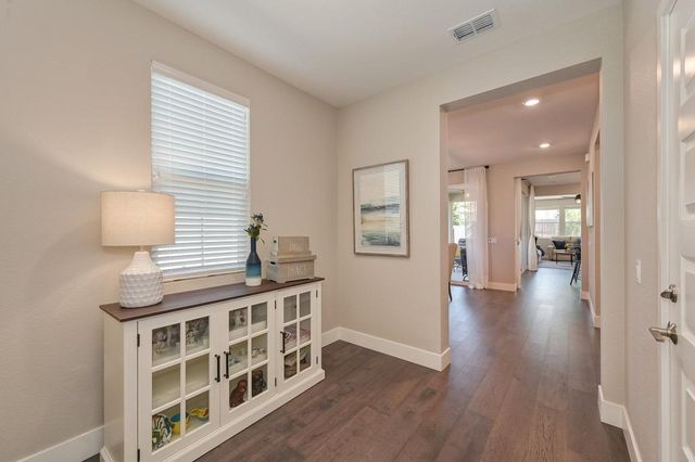 7024 Starburst Ln, Roseville, CA 95747