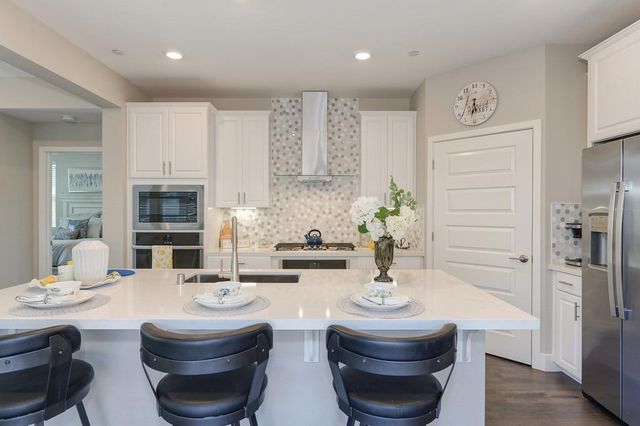 7024 Starburst Ln, Roseville, CA 95747