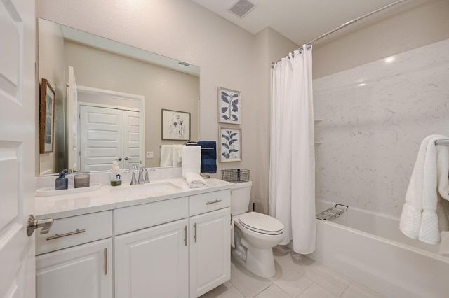 7024 Starburst Ln, Roseville, CA 95747