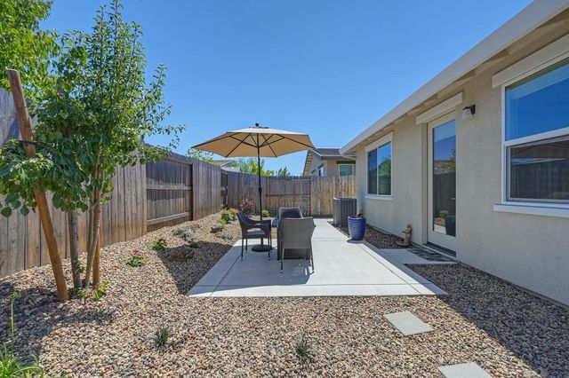 7024 Starburst Ln, Roseville, CA 95747
