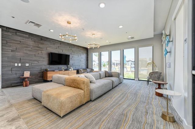 7024 Starburst Ln, Roseville, CA 95747