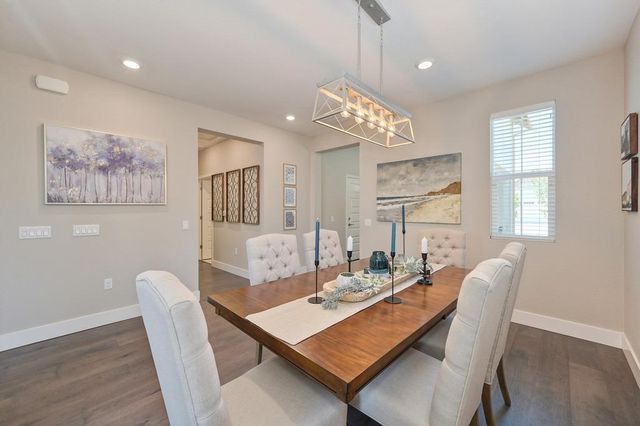 7024 Starburst Ln, Roseville, CA 95747