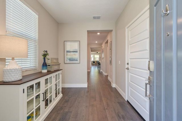 7024 Starburst Ln, Roseville, CA 95747