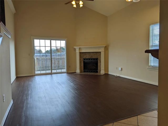 2546 N Oakland Zion Road, Fayetteville, AR 72703