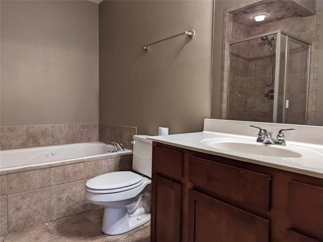 2546 N Oakland Zion Road, Fayetteville, AR 72703