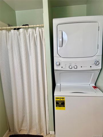 99 Boniface Drive 7B, Pine Bush, NY 12566