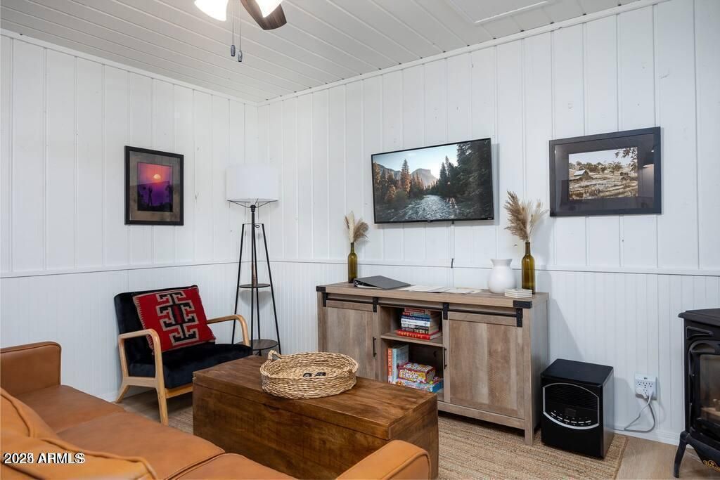 Image 10 of property listing at 24 WILTBANK Street 2, Greer, AZ 85927