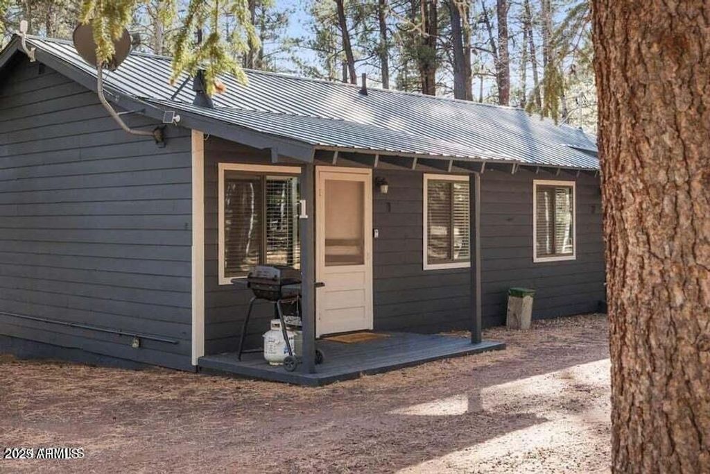 Image 2 of property listing at 24 WILTBANK Street 2, Greer, AZ 85927