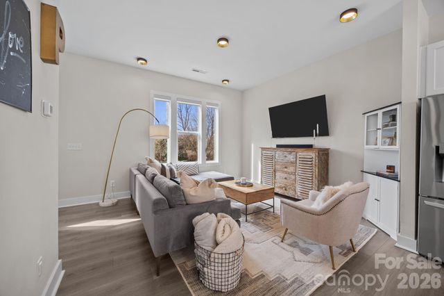 513 Strong Avenue, Charlotte, NC 28205