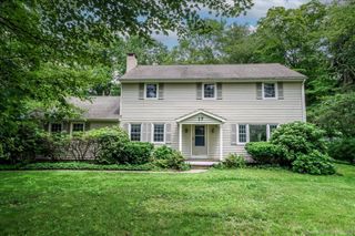 17 Robinhood Road, Danbury, CT 06811