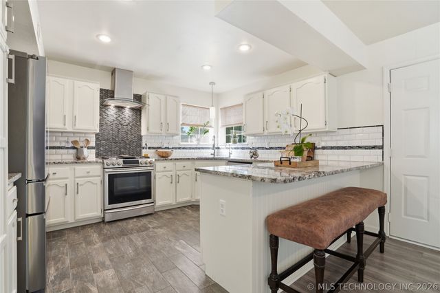 8906 N 124th East Avenue, Owasso, OK 74055