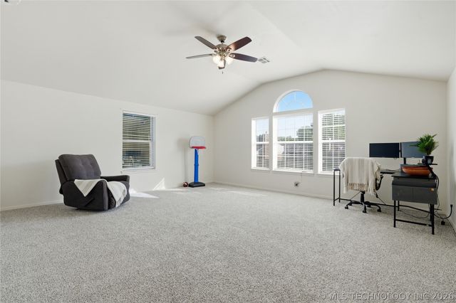 8906 N 124th East Avenue, Owasso, OK 74055