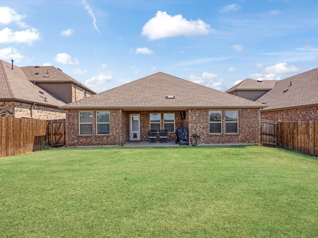3257 Trails End Road, Aubrey, TX 76227 — photo 2