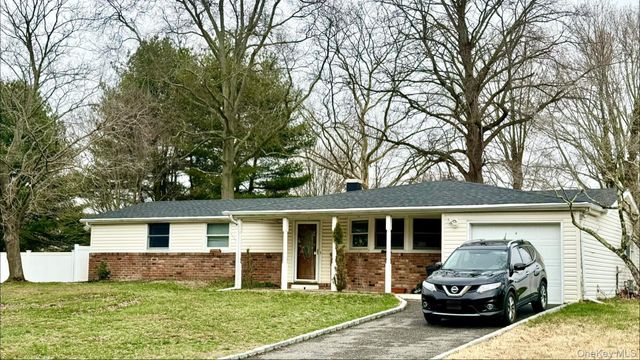 39 University Heights Drive, Stony Brook, NY 11790