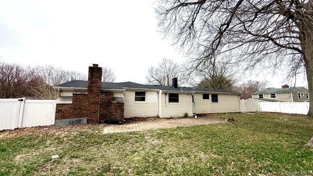 39 University Heights Drive, Stony Brook, NY 11790