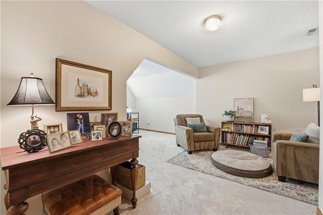 18906 E 34th Terrace S, Independence, MO 64057