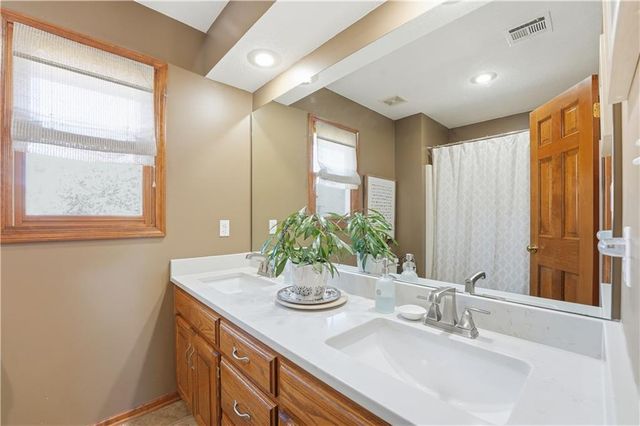 18906 E 34th Terrace S, Independence, MO 64057