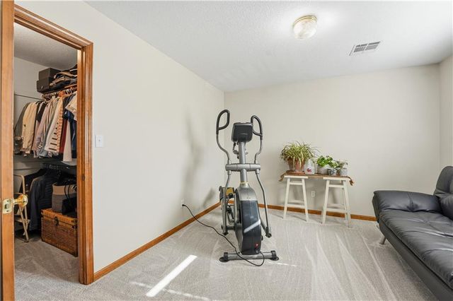 18906 E 34th Terrace S, Independence, MO 64057