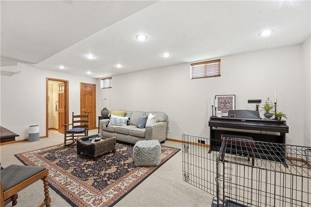 18906 E 34th Terrace S, Independence, MO 64057