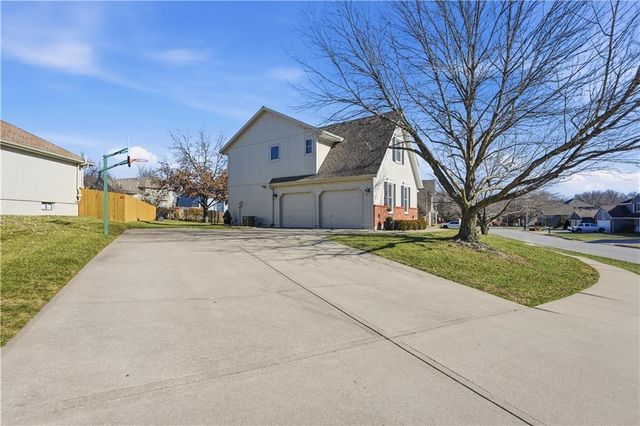 18906 E 34th Terrace S, Independence, MO 64057