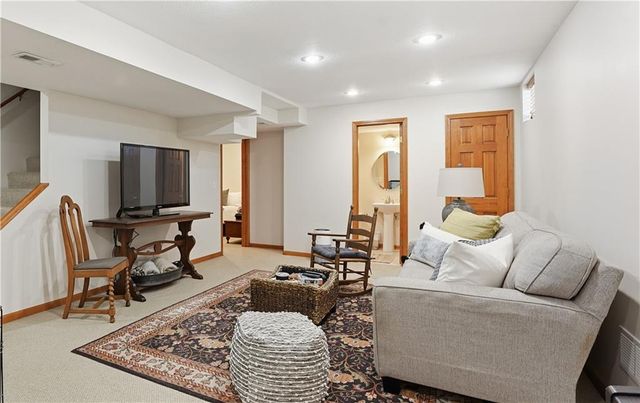 18906 E 34th Terrace S, Independence, MO 64057