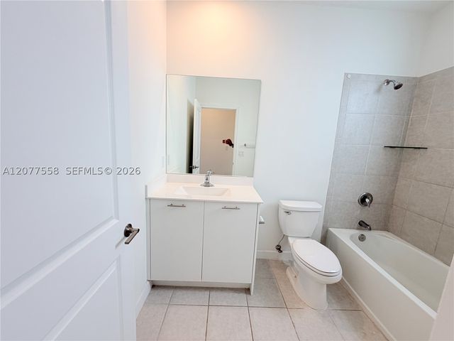 2405 NW 131st Cir, Miami, FL 33167