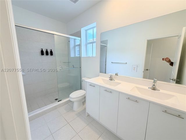 2405 NW 131st Cir, Miami, FL 33167