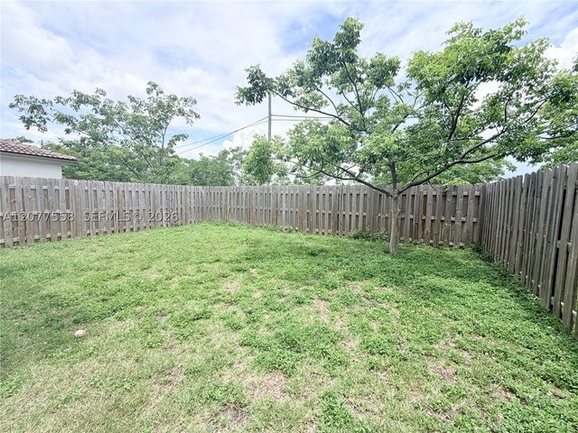 2405 NW 131st Cir, Miami, FL 33167