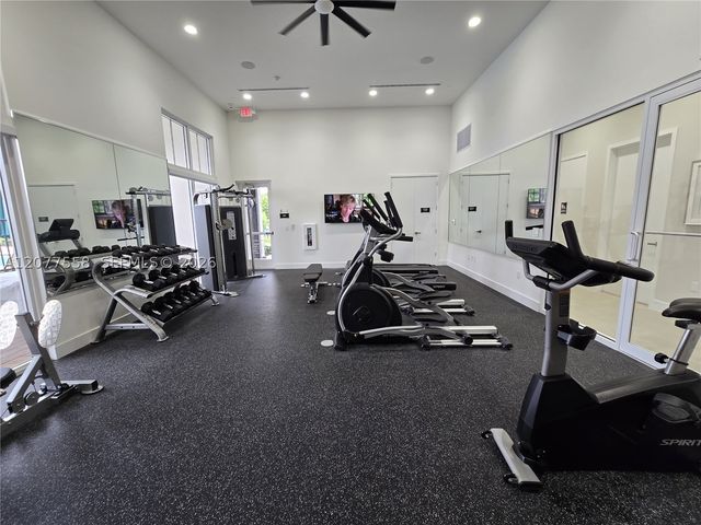 2405 NW 131st Cir, Miami, FL 33167